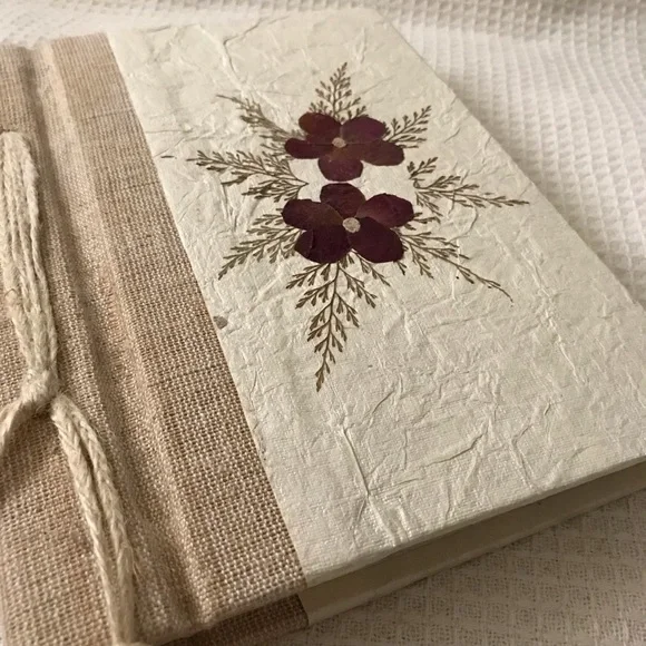 Handmade Pressed Flowers Journal - Picture 2 of 7